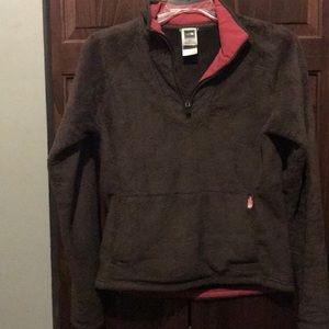 Women’s North Face fur 3/4 zip pullover